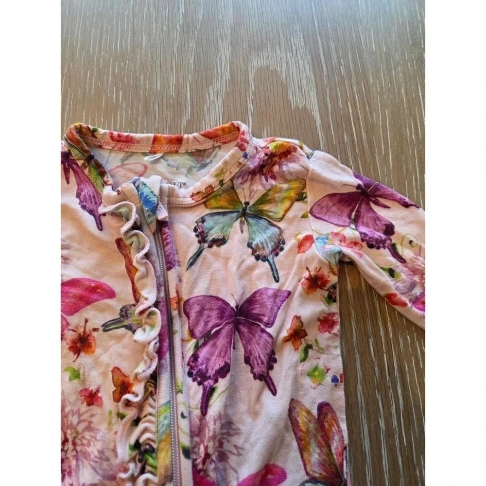 Posh peanut baby girl sleeper 6-9 mos - Picture 3 of 4